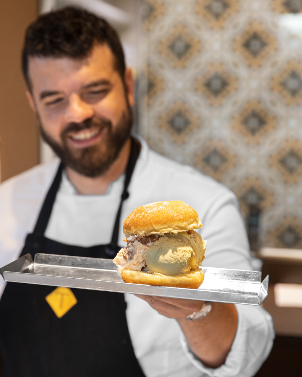 Bombolone con Gelato | Tommasini Pasticceria & Gelateria