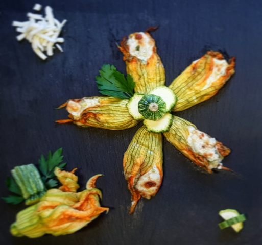Fiori di zucca ripieni | Togliti la voglia