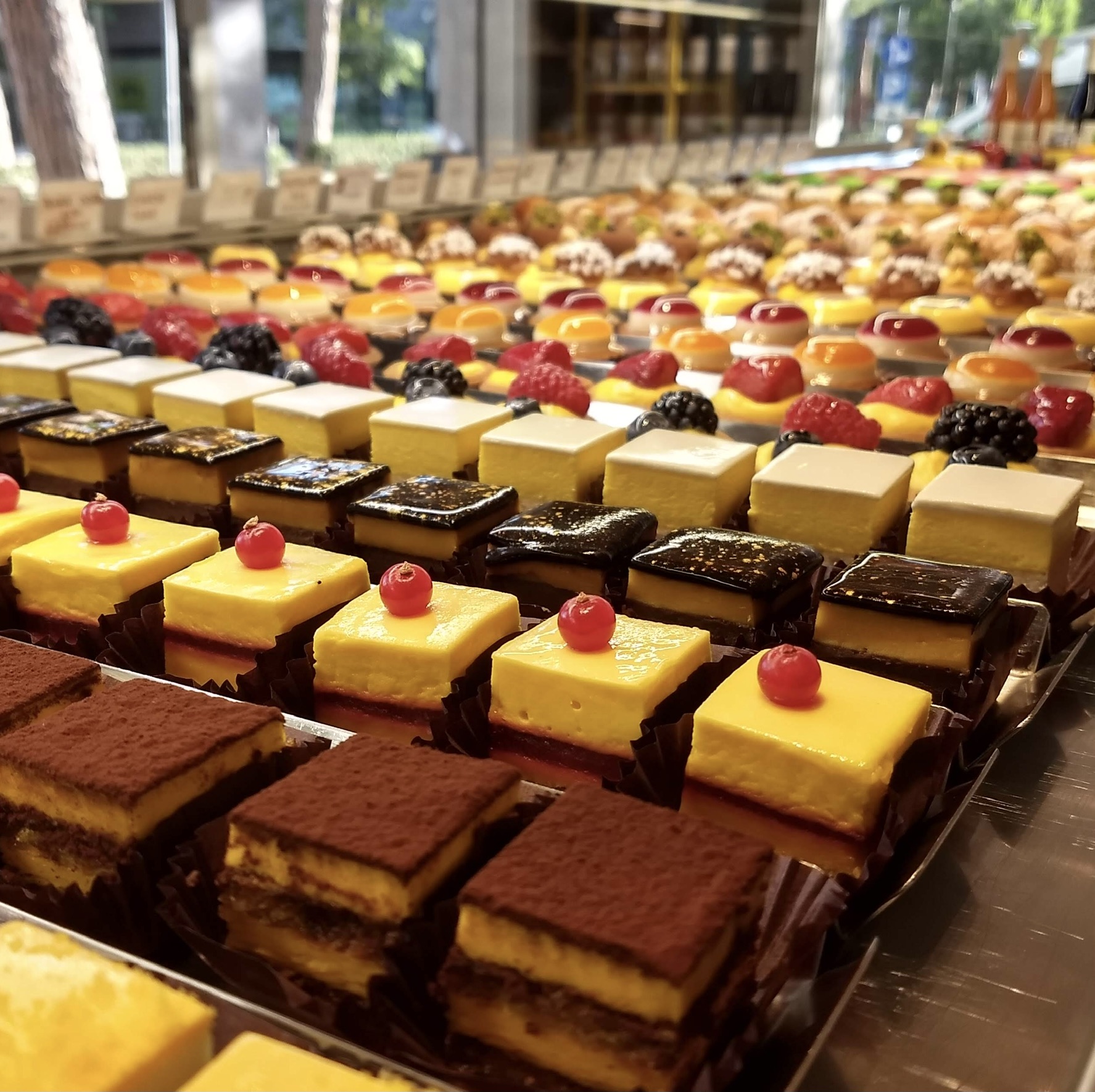 Confezione 25 pz mignon assortiti | Tommasini Pasticceria & Gelateria