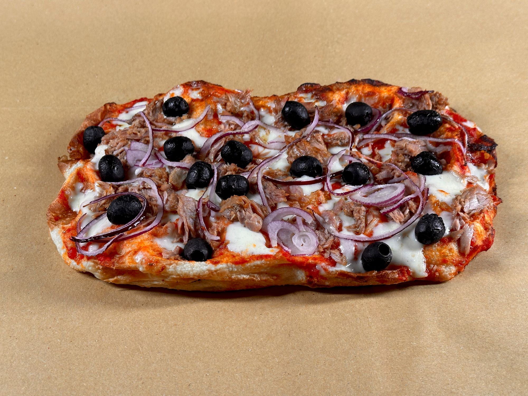 N. 7 - Focaccia Pinsa "Mediterranea" . Pala 55x25 | Focacceria Pinsa Romana Villa 1924