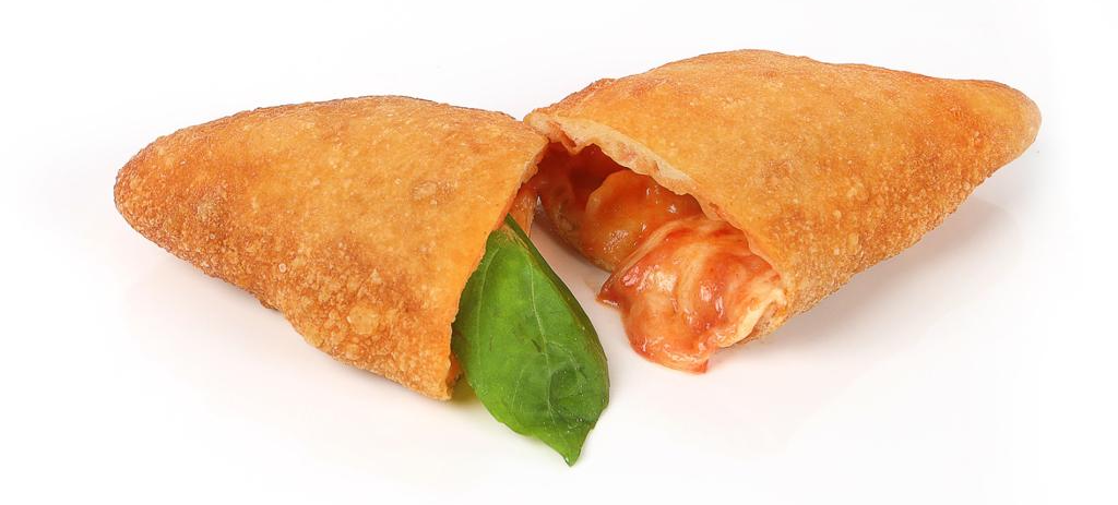 Calzone Fritto con Pomodoro, Mozzarella e Basilico | Orosciò - Pizza fritta da passeggio 