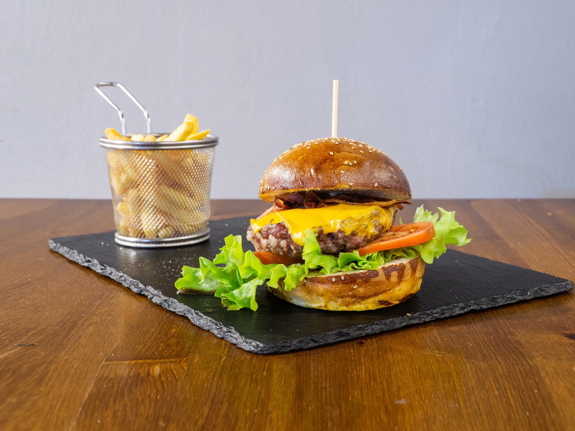 Hamburger di fassona romagnola | L'Artrov Bar Trattoria