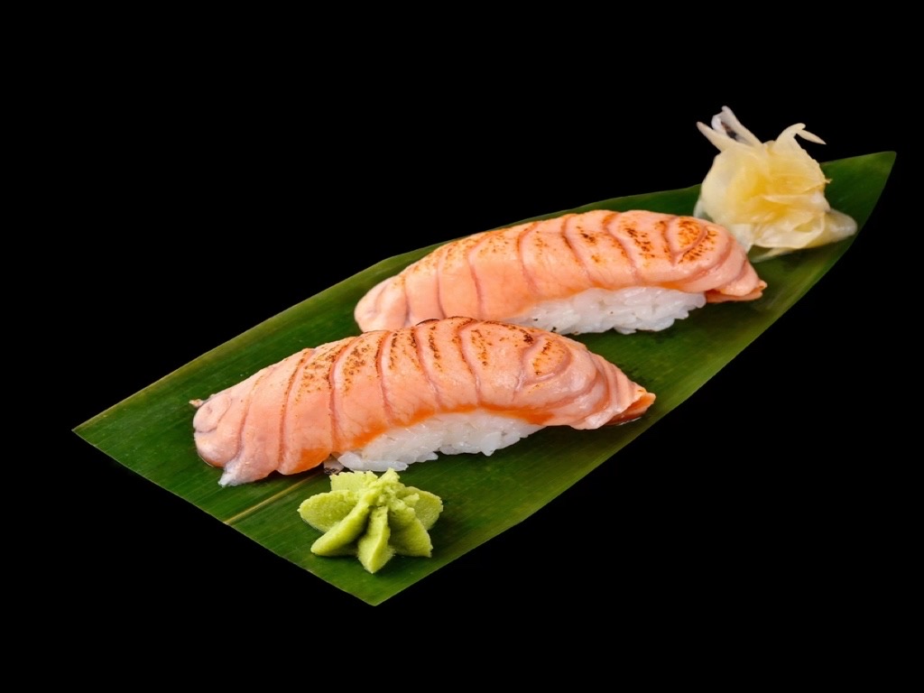 93.NIGHIRI SALMON FLAMBÈ 2PZ | Ristorante Anami