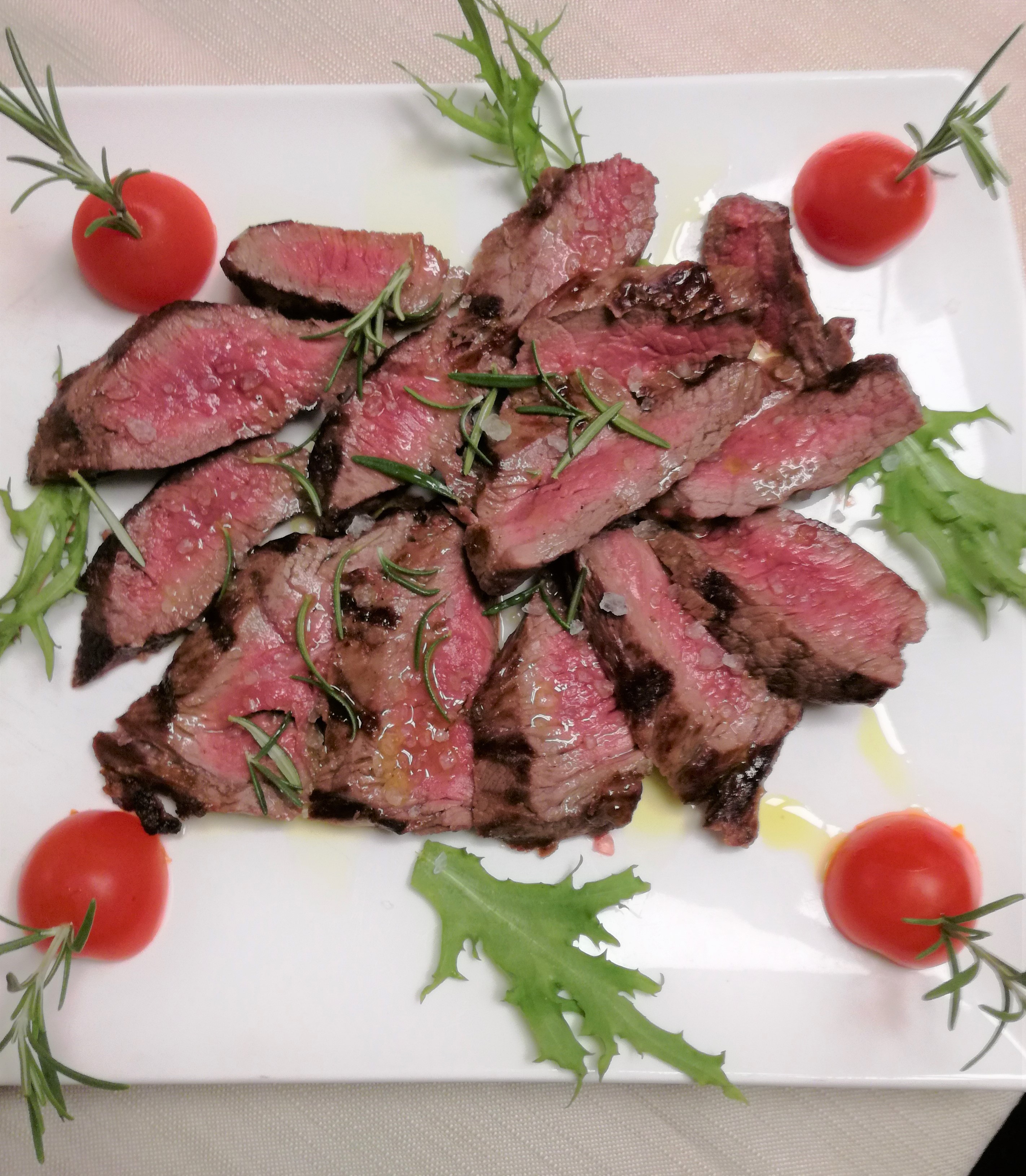 La tagliata di manzo irlandese, sale grosso e rosmarino | Ristorante Protti