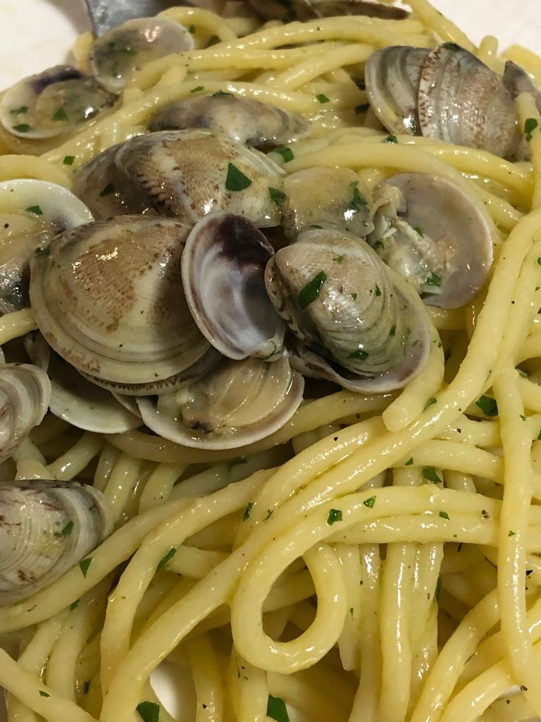 Spaghetti alle vongole | Ristorante Mina 