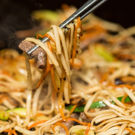 Pad Thai con Pollo | Enzu Rimini