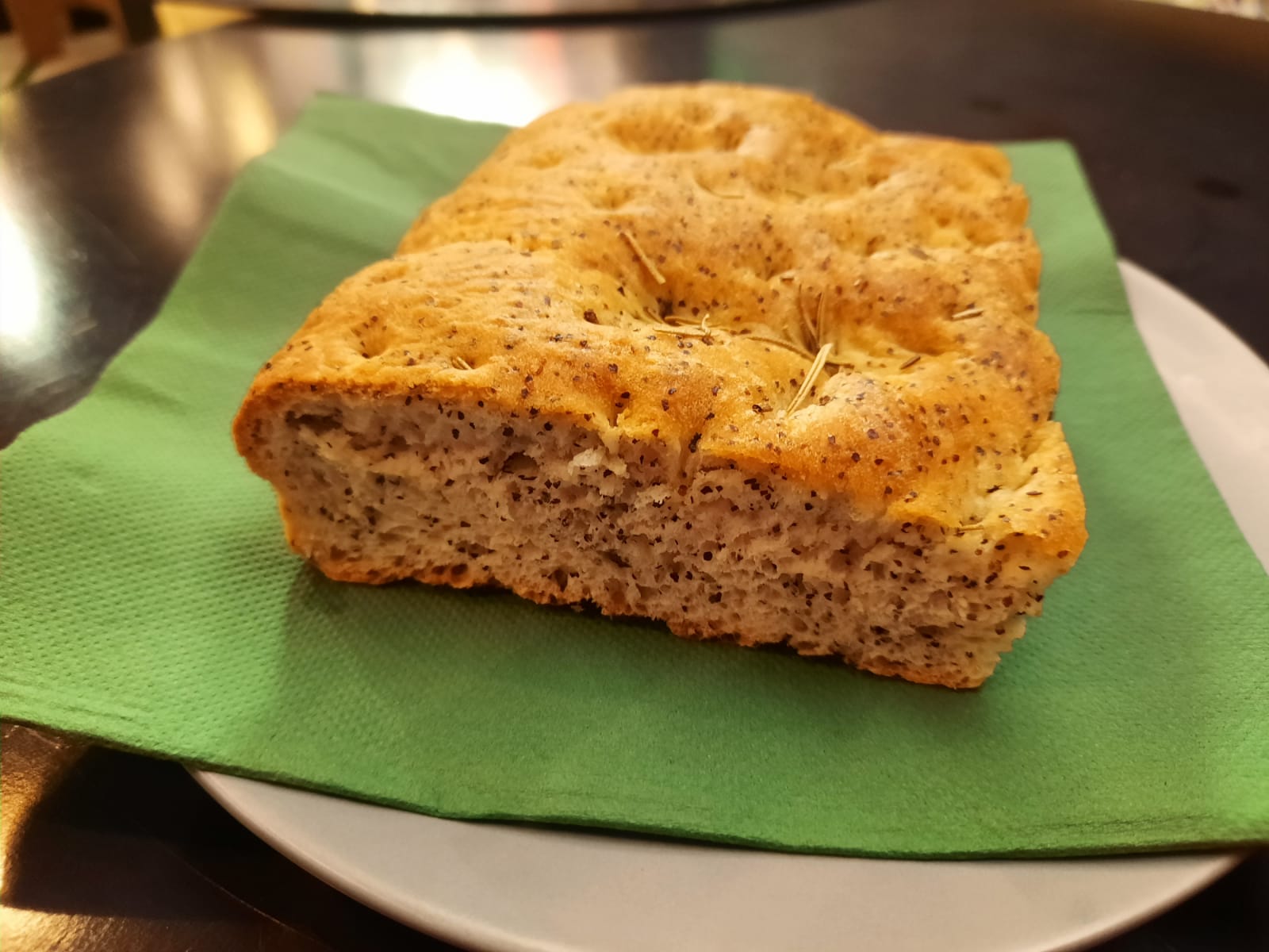 Focaccia vuota con farina di canapa | Canapa House 